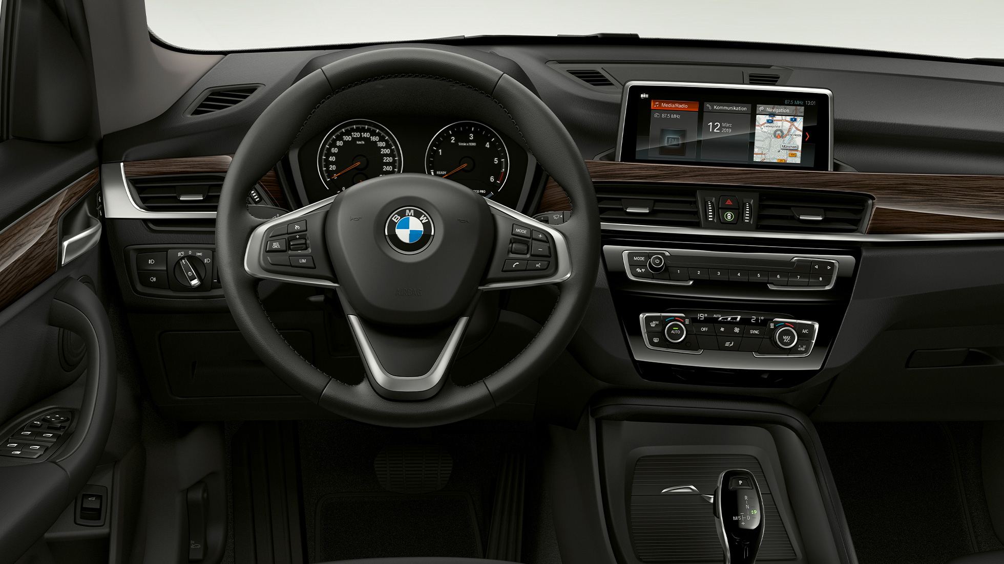 BMW X1, model Advantage, notranjost BMW X1, model Advantage, notranjost s poudarkom na kokpitu