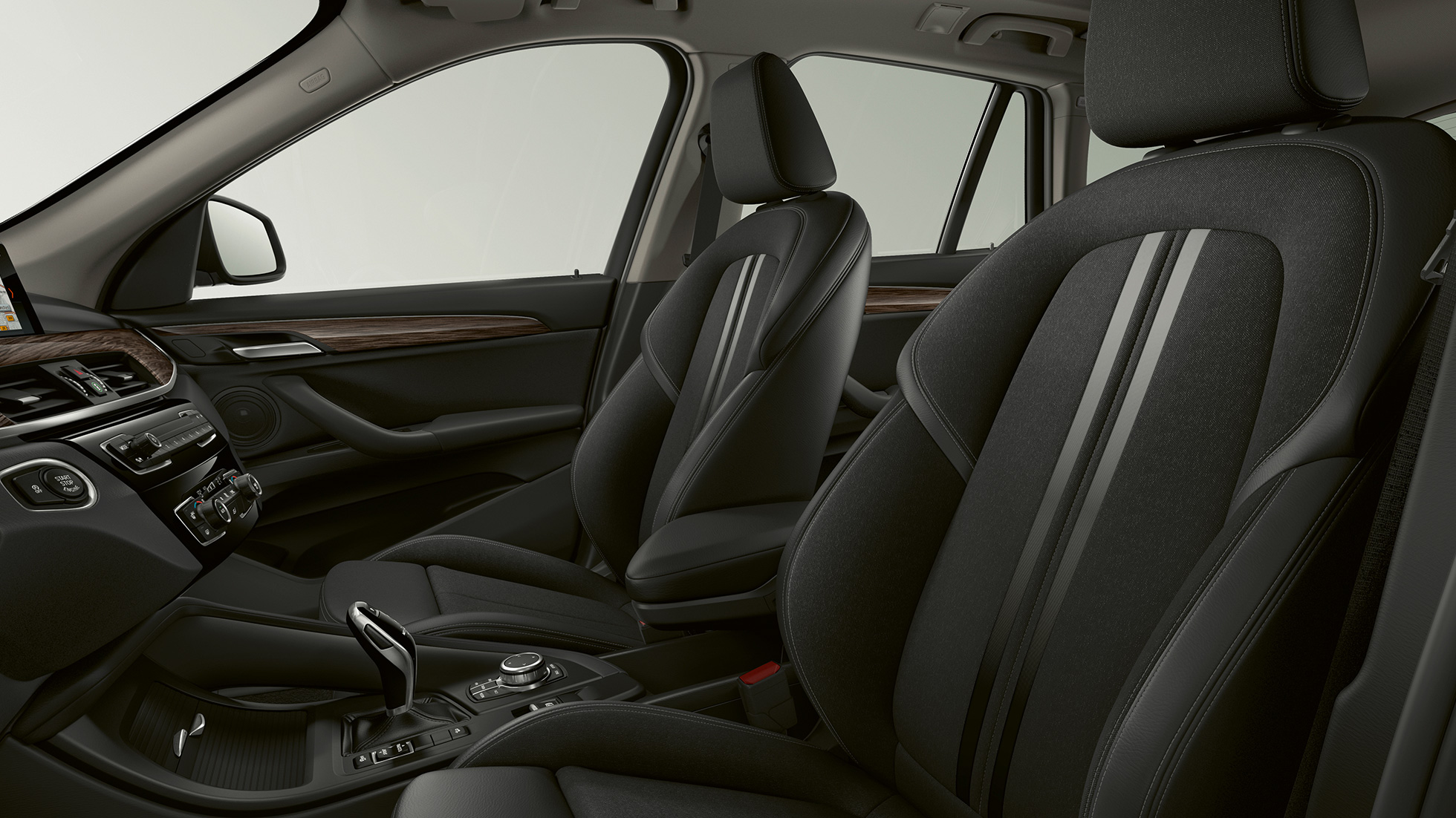BMW X1, model Advantage, oblazinjenje BMW X1, model Advantage, notranjost s poudarkom na oblazinjenju