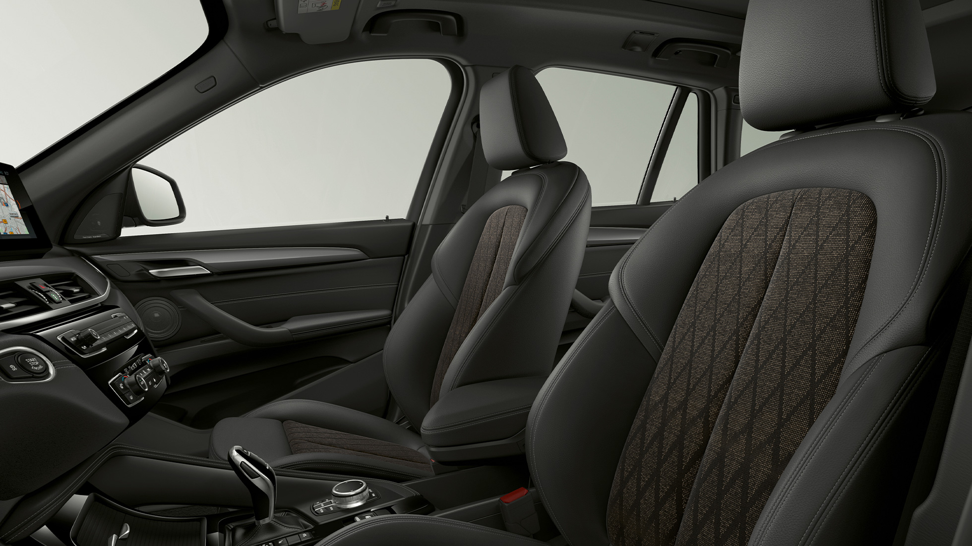 BMW X1, model xLine, oblazinjenje BMW X1, model xLine, notranjost s poudarkom na oblazinjenju