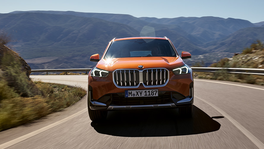 BMW X1, U11, ICE, 2022, xLine, sistemi za pomoč vozniku BMW X1, U11, ICE, 2022, xLine, kovinska barva Utah Orange, sistemi za pomoč vozniku, varnost