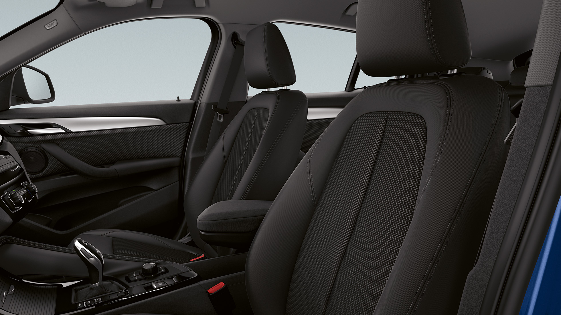 Usnjeno oblazinjenje v BMW X2 sDrive20i kot modelu Advantage BMW X2 sDrive20i, model Advantage, 2018 F39, usnjeno oblazinjenje, notranjost