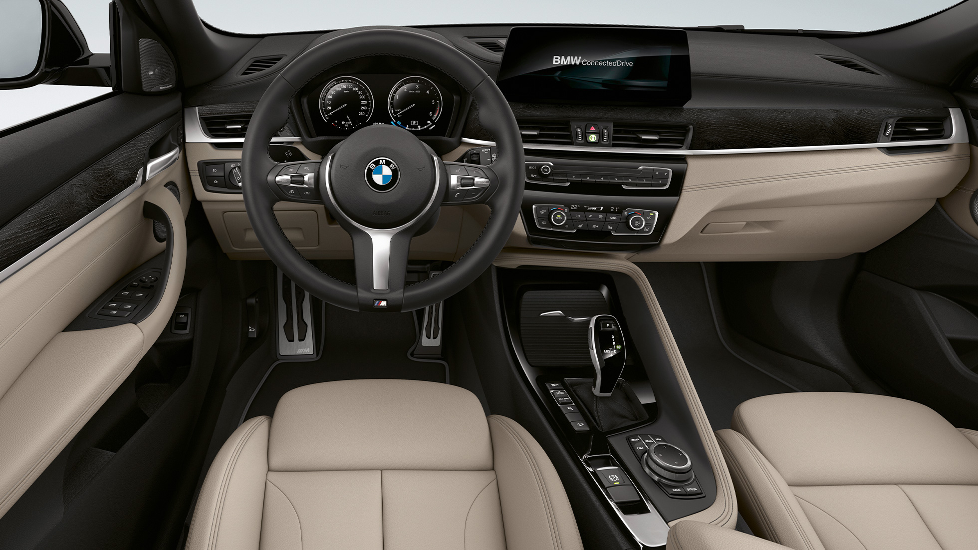 Kokpit v BMW X2 sDrive20i kot modelu M Sport X BMW X2 sDrive20i, model M Sport X, 2018 F39, notranjost, kokpit