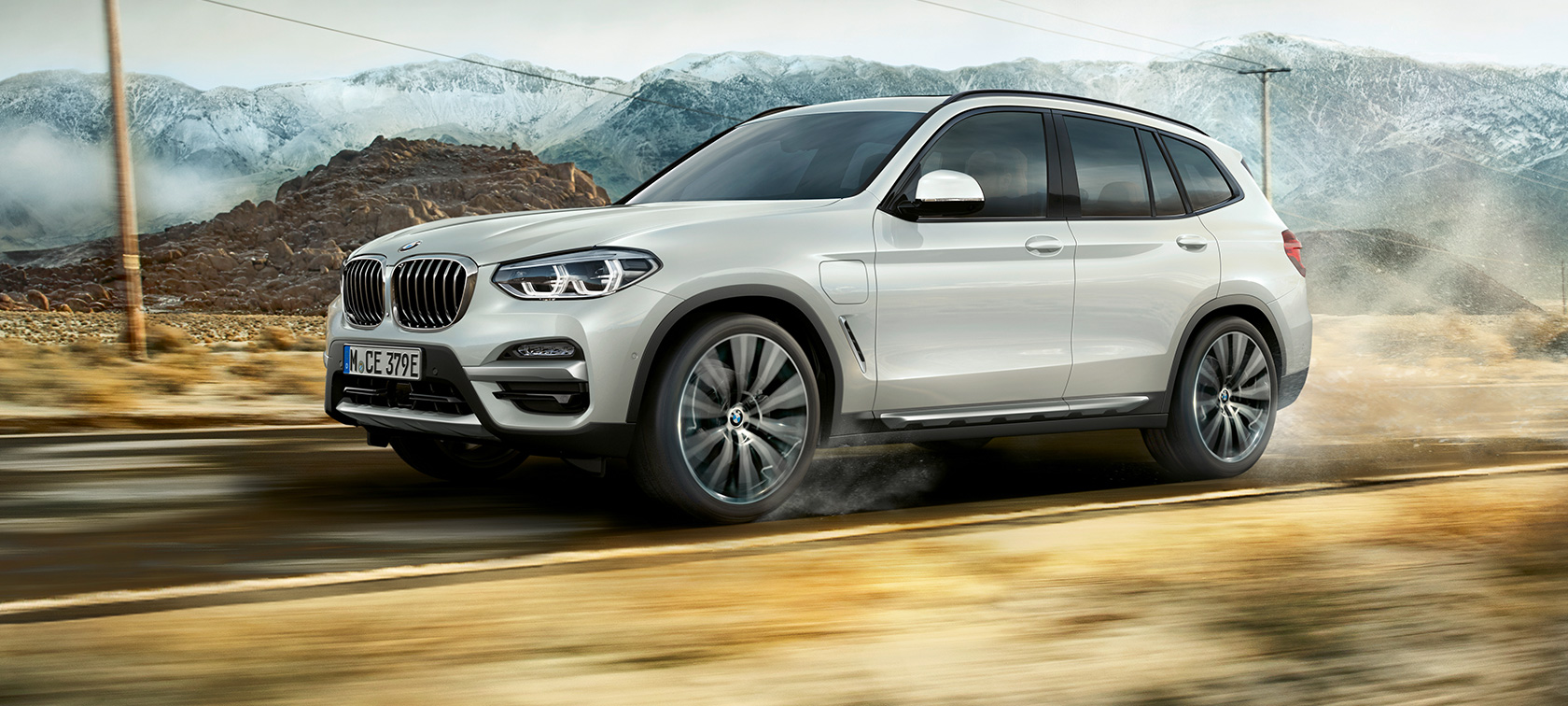 BMW X3 xDrive30e v zavoju BMW X3 xDrive30e v zavoju