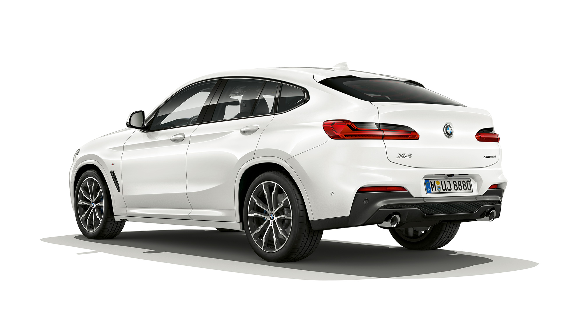 Tričetrtinski pogled od zadaj BMW X4, model M Sport BMW X4 xDrive30i, model M Sport G02 2018, Alpine White, tričetrtinski pogled od zadaj