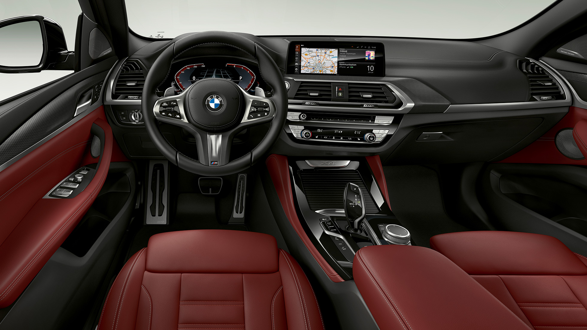 Kokpit BMW X4 xDrive30i, model M Sport X Kokpit BMW X4 xDrive30i, model M Sport X G02 2018, notranjost