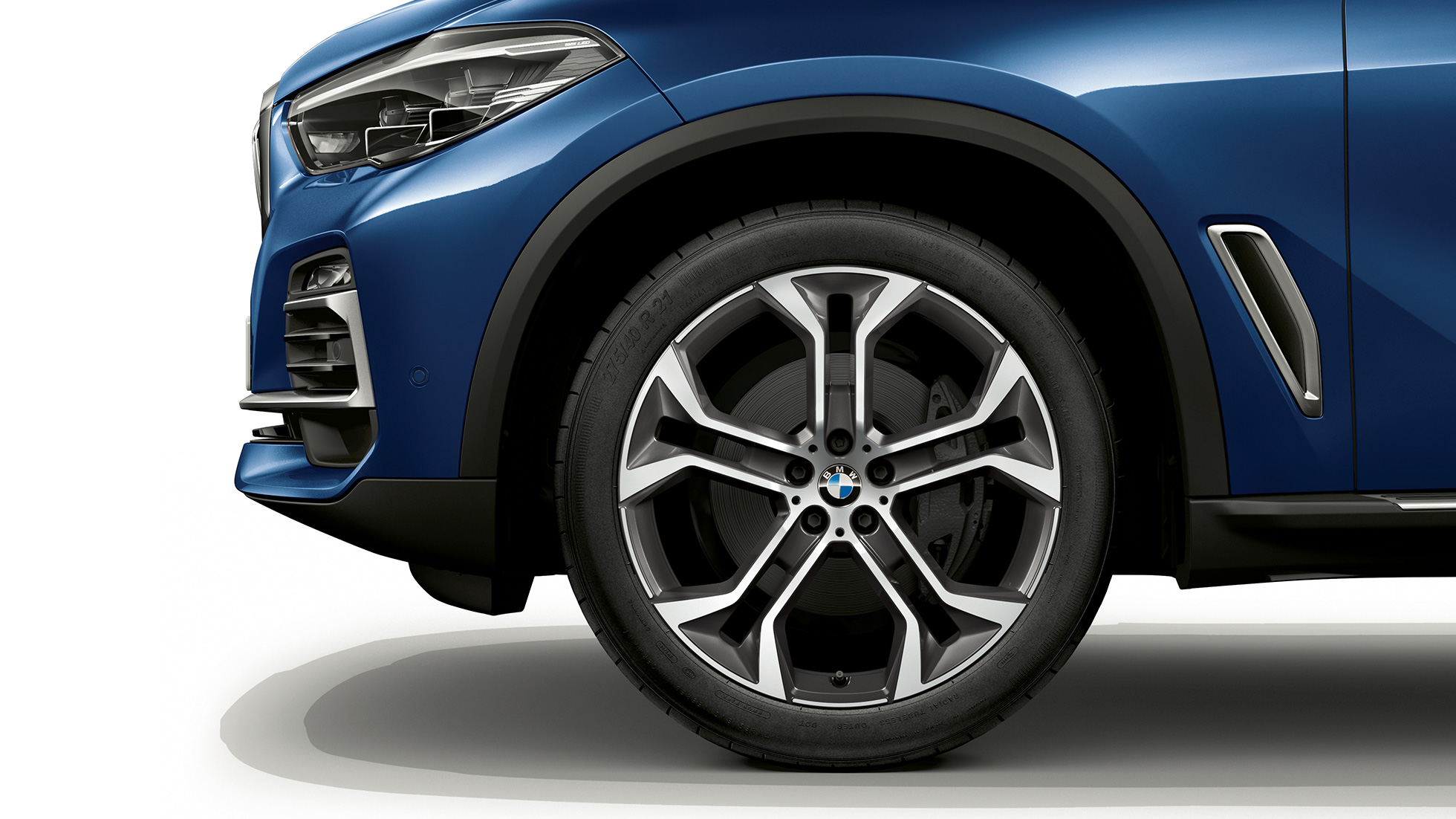 Model xLine BMW X5 xDrive40i, stranski sprednji del s platiščem Model xLine BMW X5 xDrive40i G05 2018, kovinska Phytonic Blue, stranski sprednji del s platiščem