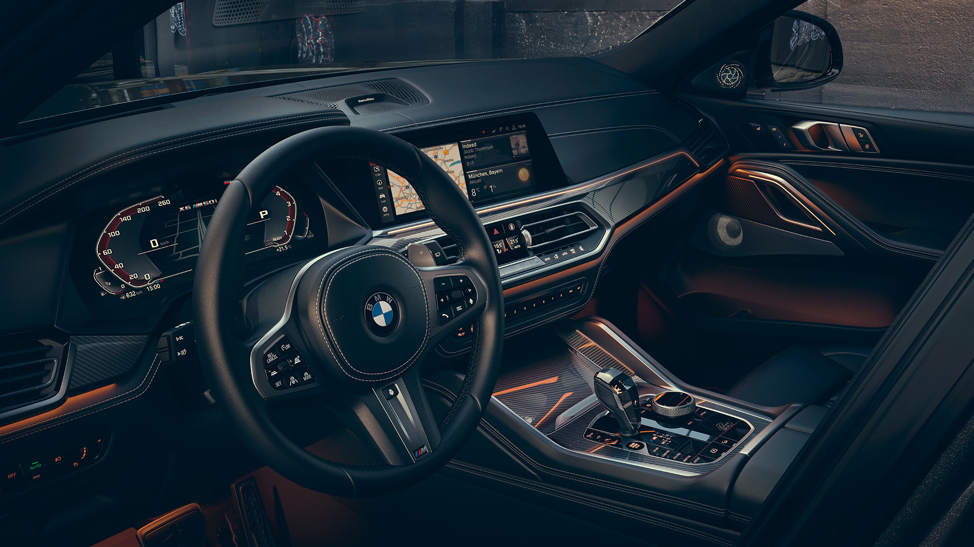 Kokpit s pogledom na 12,3-palčna zaslona. BMW X6, kokpit s pogledom na 12,3-palčna zaslona.