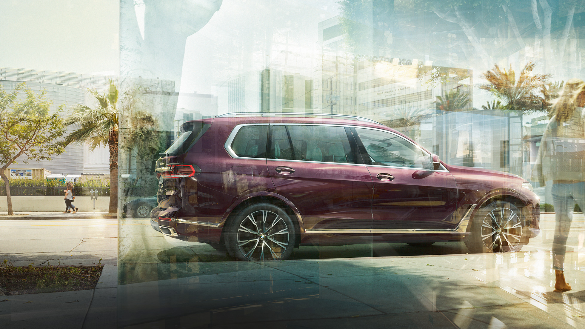 BMW Individual X7 xDrive40i, stranski pogled Stoječi BMW X7 v kovinski barvi Ametrin v stranskem pogledu