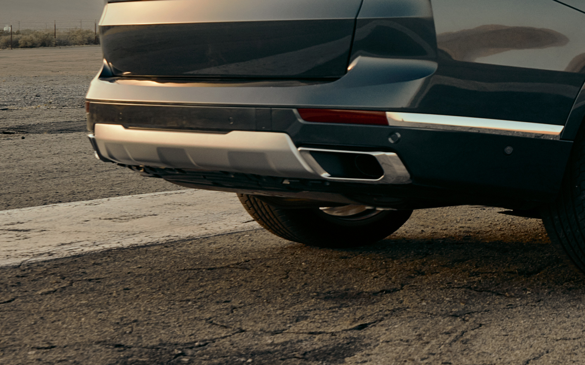 BMW X7, G07, 2019, izpušni sistem M Sport, pogled od blizu na zadek BMW X7, G07, 2019, izpušni sistem M Sport, pogled od blizu na zadek