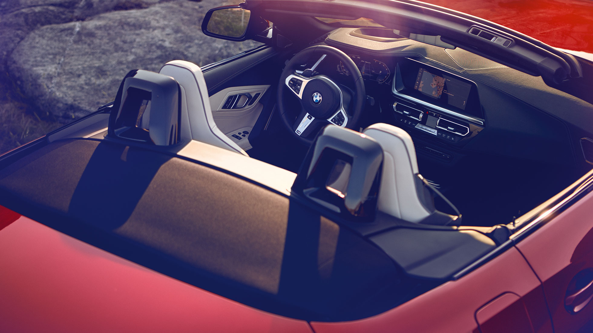 Sprednja sedeža vozila BMW Z4 Roadster Pogled na sprednja sedeža vozila BMW Z4 Roadster