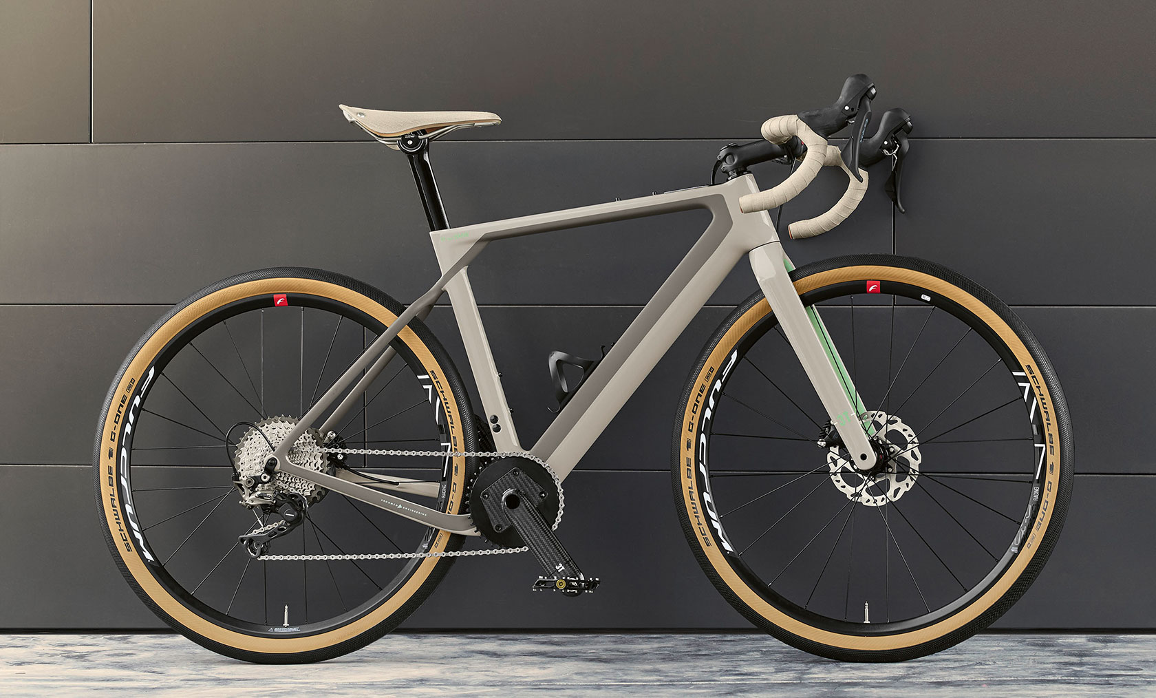 3T za BMW Gravel Bike. Slika prikazuje sprednji del 3T za BMW Gravel Bike.