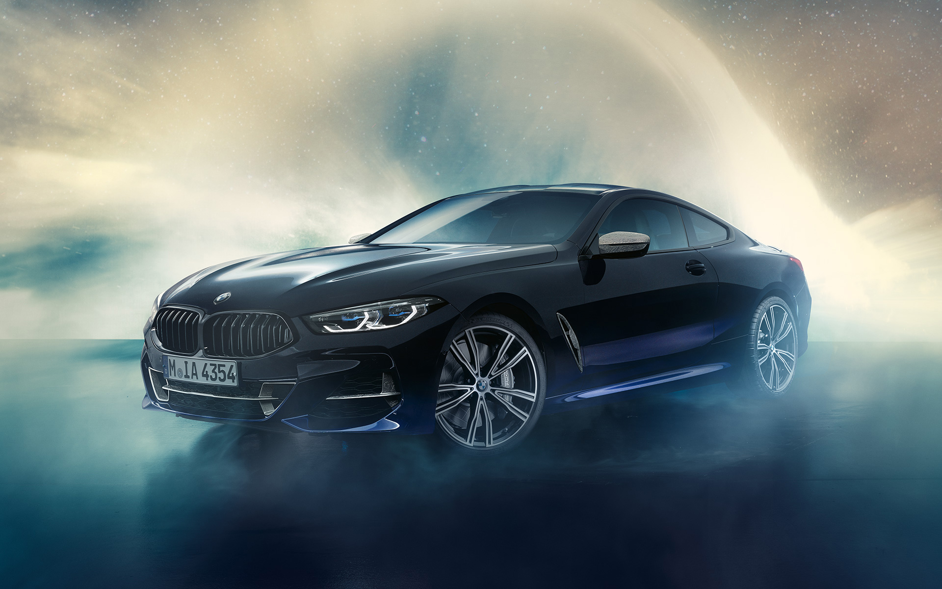 BMW Individual M850i NIGHT SKY, G15, 2019, tričetrtinski pogled od spredaj pred meteorskim dežjem BMW Individual M850i NIGHT SKY, G15, 2019, tričetrtinski pogled od spredaj pred meteorskim dežjem