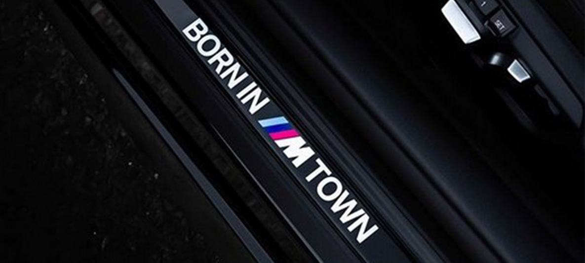 BMW Individual, vstopne letve BMW M Town, pogled od blizu BMW Individual, vstopne letve BMW M Town, pogled od blizu