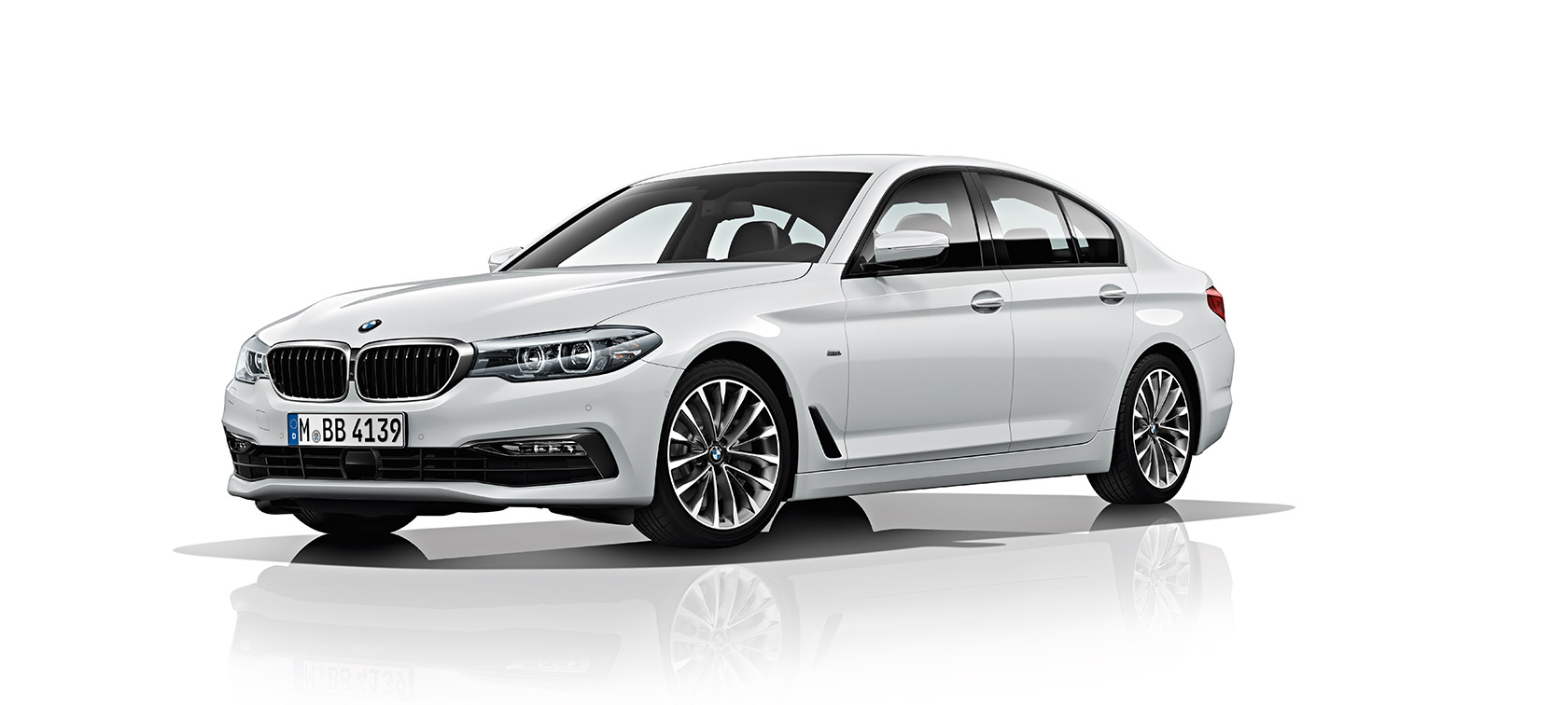 BMW serije 5 Limuzina Tričetrtinski pogled sprednjega dela vozila BMW serije 5 Limuzina bele barve.