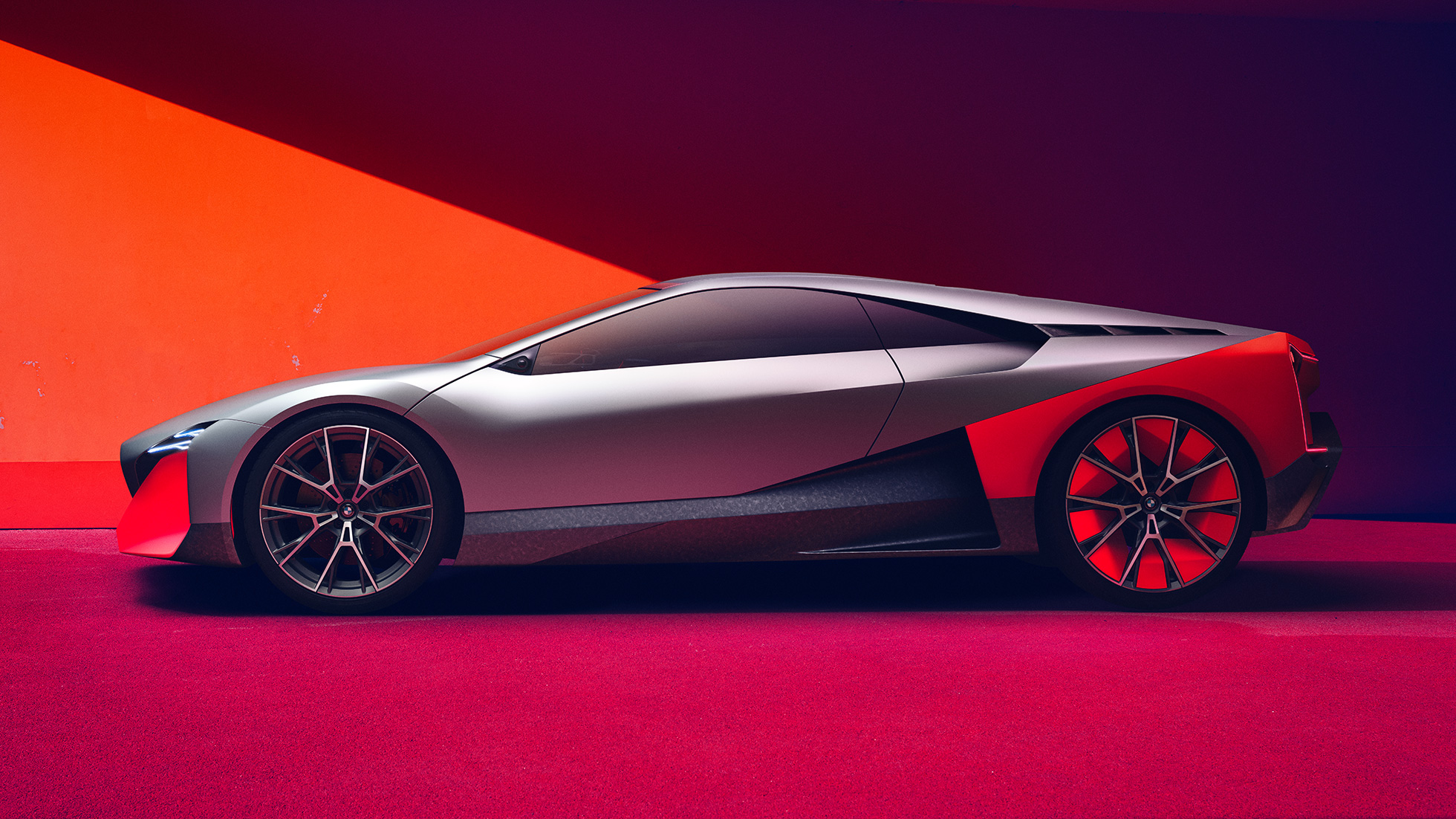 BMW Vision M NEXT, stranski pogled BMW Vision M NEXT, stranski pogled, na mestu