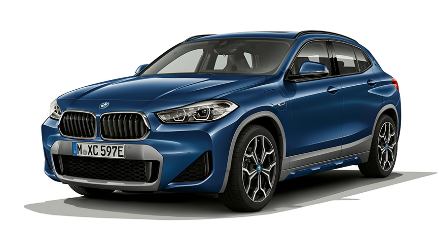 BMW X2 xDrive25e, F39, PHEV, tričetrtinski pogled od spredaj med mirovanjem