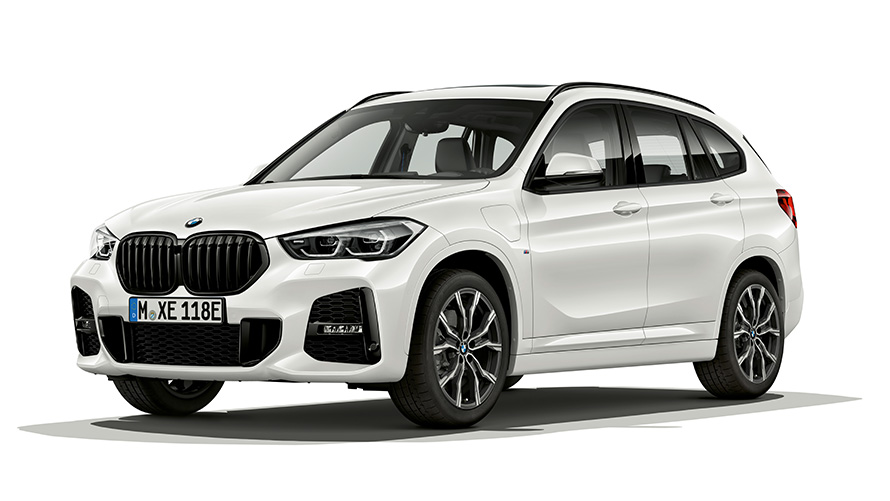 BMW X1 xDrive25e, PHEV, tričetrtinski pogled od spredaj BMW X1 xDrive25e, PHEV, studijski posnetek, tričetrtinski pogled od spredaj