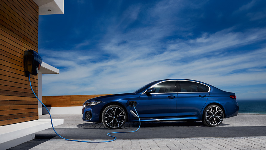 Elektromobilnost BMW, polnilna postaja, polnjenje doma Elektromobilnost BMW, električni avtomobil, polnilna postaja, polnjenje doma