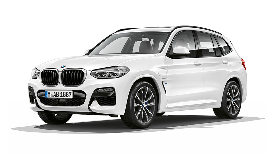 BMW X3 xDrive30e, PHEV, tričetrtinski pogled od spredaj BMW X3 xDrive30e, PHEV, studijski posnetek, tričetrtinski pogled od spredaj