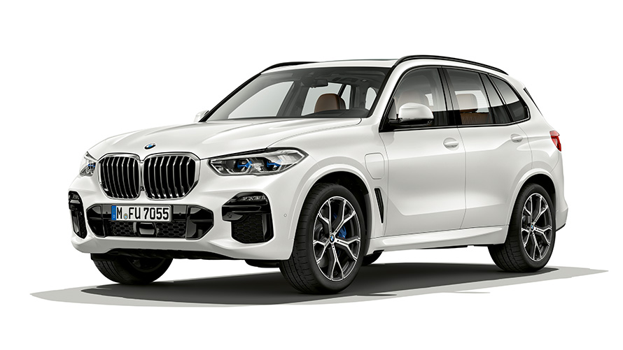 BMW X5 xDrive45e, PHEV, tričetrtinski pogled od spredaj BMW X5 xDrive45e, PHEV, studijski posnetek, tričetrtinski pogled od spredaj