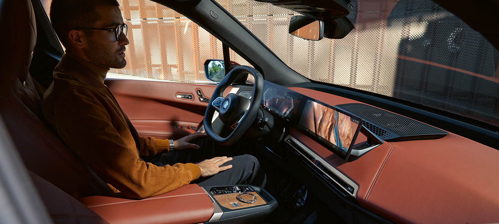 BMW iDrive BMW iDrive, pionirski koncept upravljanja iz BMW ConnectedDrive