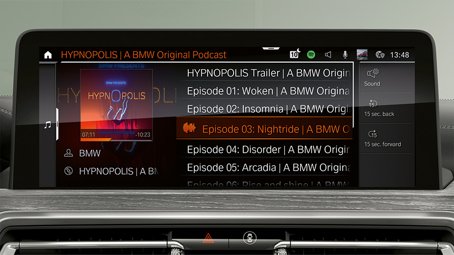 Pogled od blizu, nadzorni prikazovalnik, prikaz Connected Music s Spotify Remote Software Upgrade, pogled od blizu, nadzorni prikazovalnik, prikaz Connected Music s Spotify