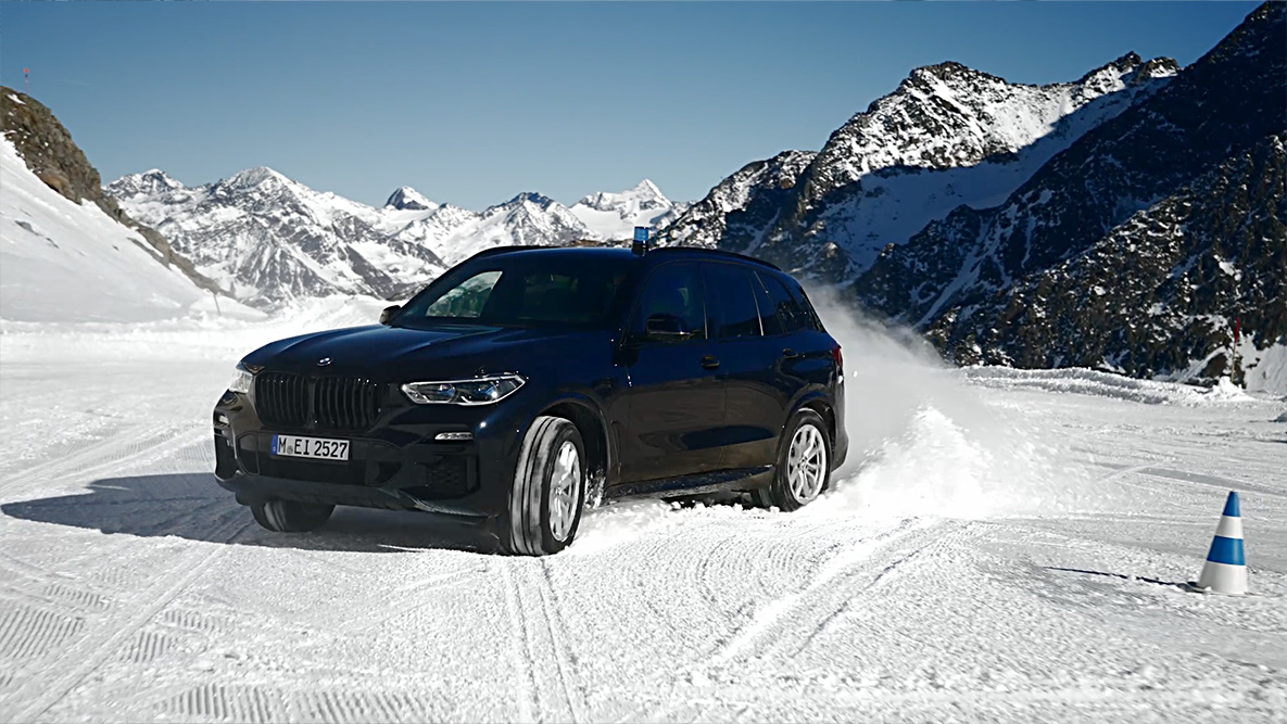Zaščitna vozila BMW, videoposnetek Zaščitna vozila BMW, videoposnetek, zaščitno vozilo BMW med vožnjo