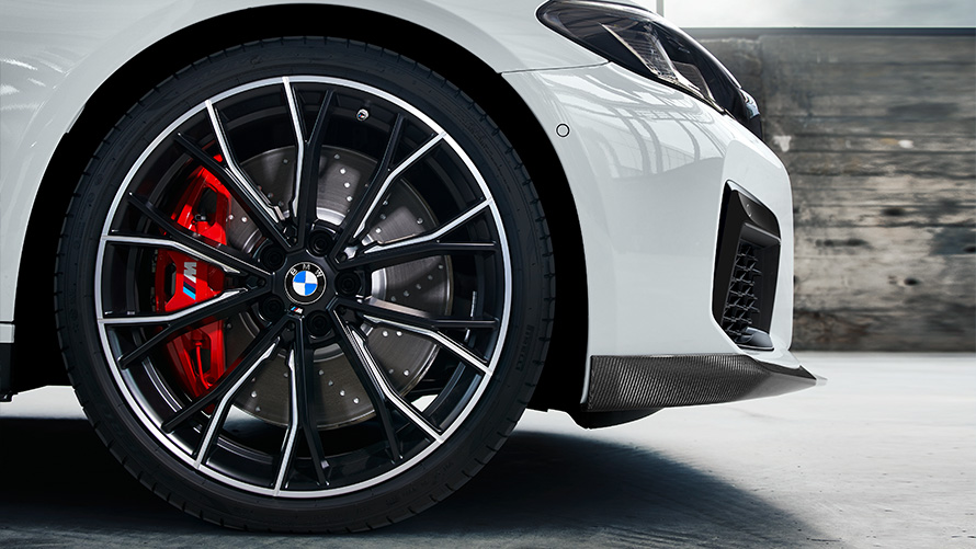 20-palčna M Performance platišča Double-spoke 669 M Jet Black mat, stružena do sijaja, set letnih kompletov koles Dodatna oprema BMW za jesen in zimo, 20-palčna M Performance platišča Double-spoke 669 M Jet Black mat, stružena do sijaja, set letnih kompletov koles