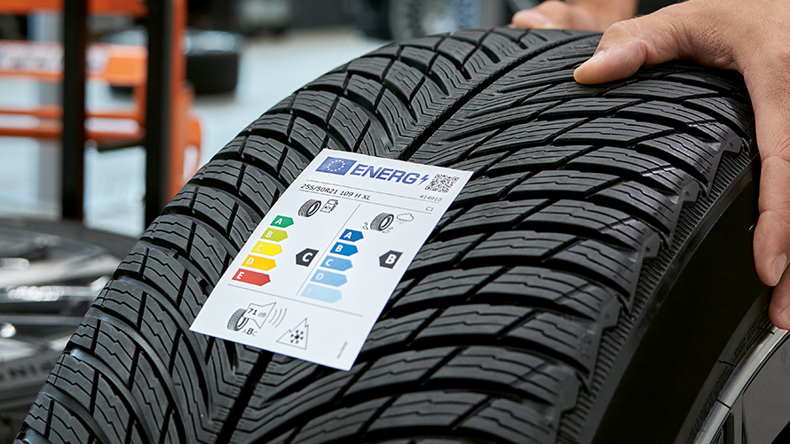 Pnevmatike BMW, tekalna plast pnevmatike z oznako Pnevmatike BMW, tekalna plast pnevmatike z oznako