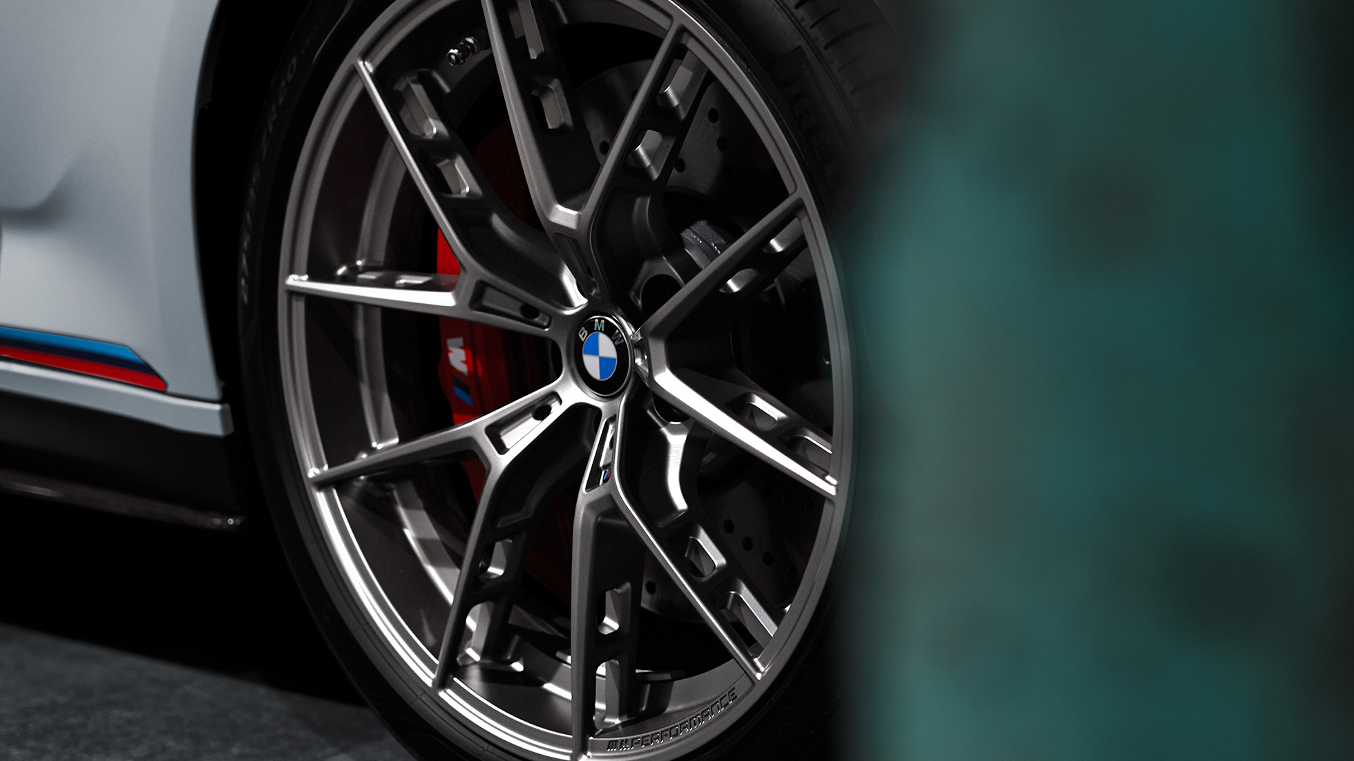 20-palčna M Performance kovana platišča Y-spoke 863 M Ferric Grey mat, pogled od blizu BWM M Performance Parts, 20-palčna M Performance kovana platišča Y-spoke 863 M Ferric Grey mat, pogled od blizu