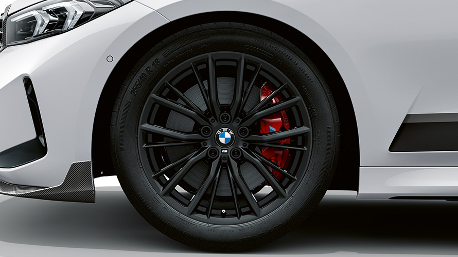 18-palčna M Performance lita alu. platišča 796 M, BMW M Performance deli in dodatna oprema 18-palčna M Performance lita alu. platišča 796 M, BMW M Performance Parts, pogled od blizu