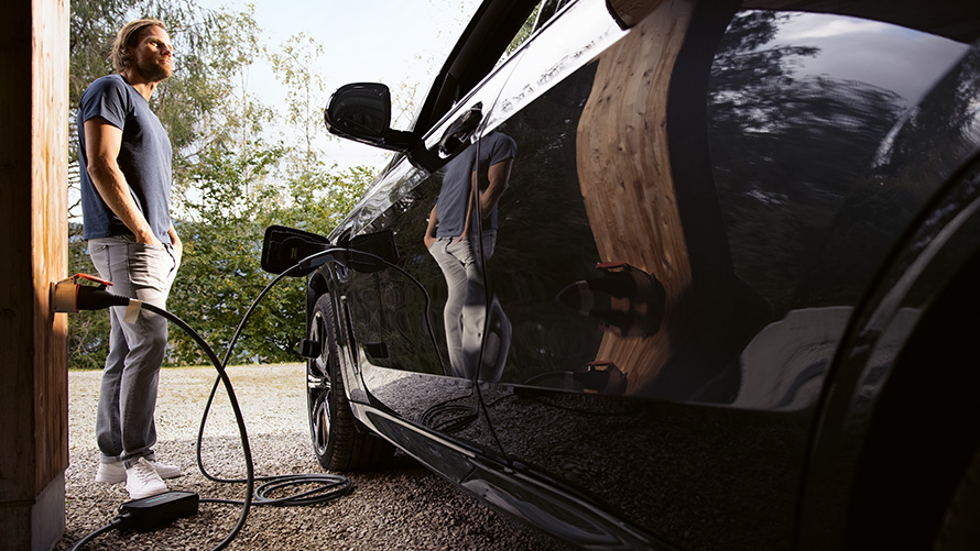 Prilagodljivi hitri polnilnik BMW Izdelki BMW Charging, prilagodljivi hitri polnilnik BMW