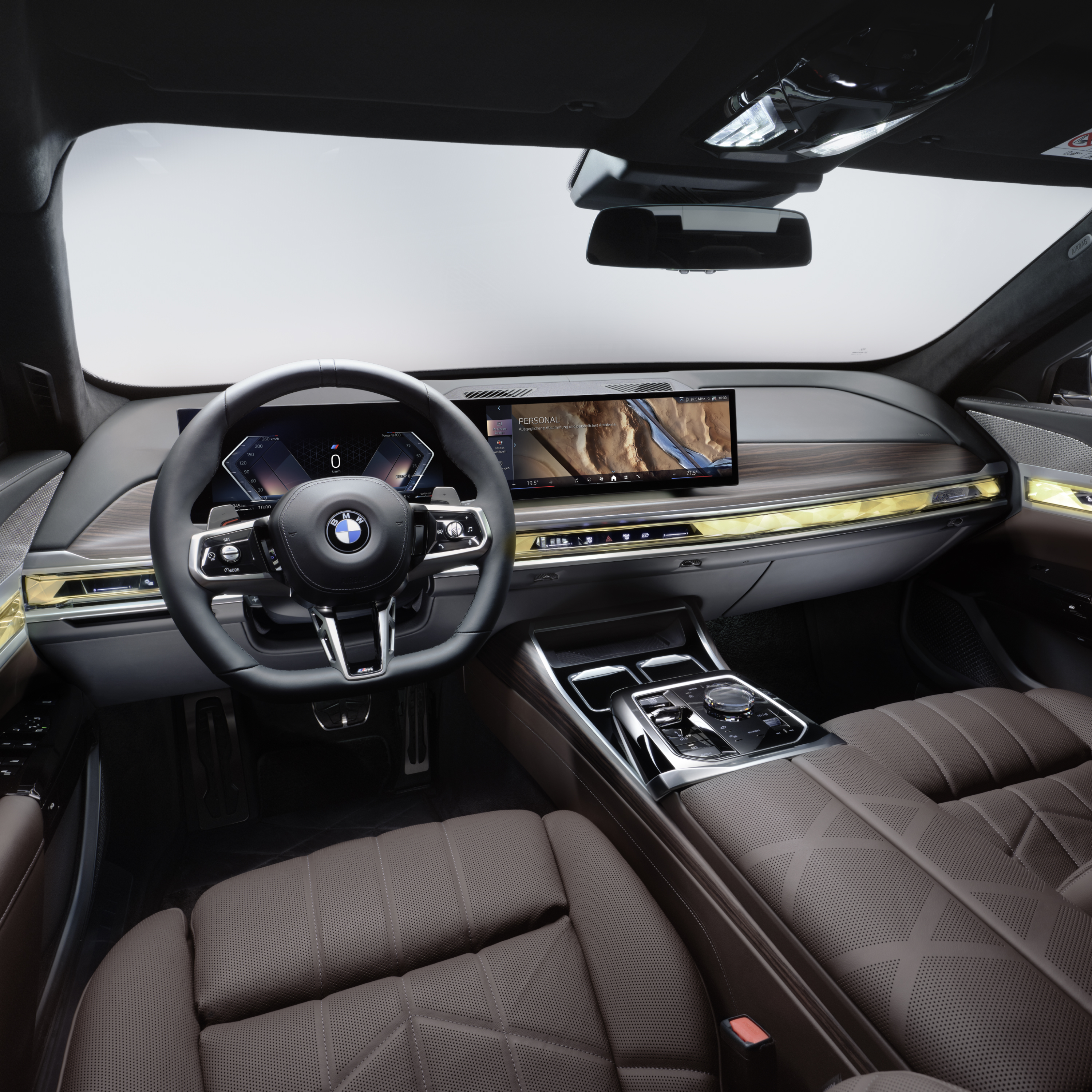 Kokpit BMW z volanom in zaslonom