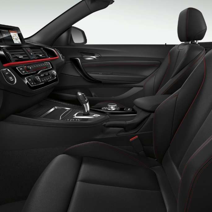 BMW serije 2 Cabrio, notranjost izvedbe Sport Line