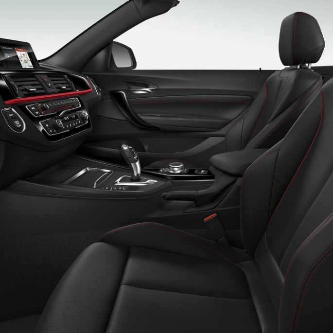 BMW serije 2 Cabrio, notranjost izvedbe Sport Line BMW serije 2 Cabrio, notranjost izvedbe Sport Line