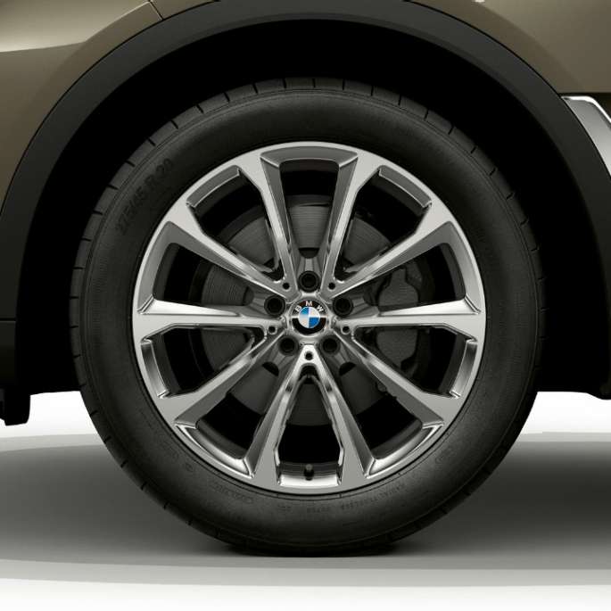 BMW X7, platišče iz lahke zlitine Pogled od blizu na platišče iz lahke zlitine BMW X7